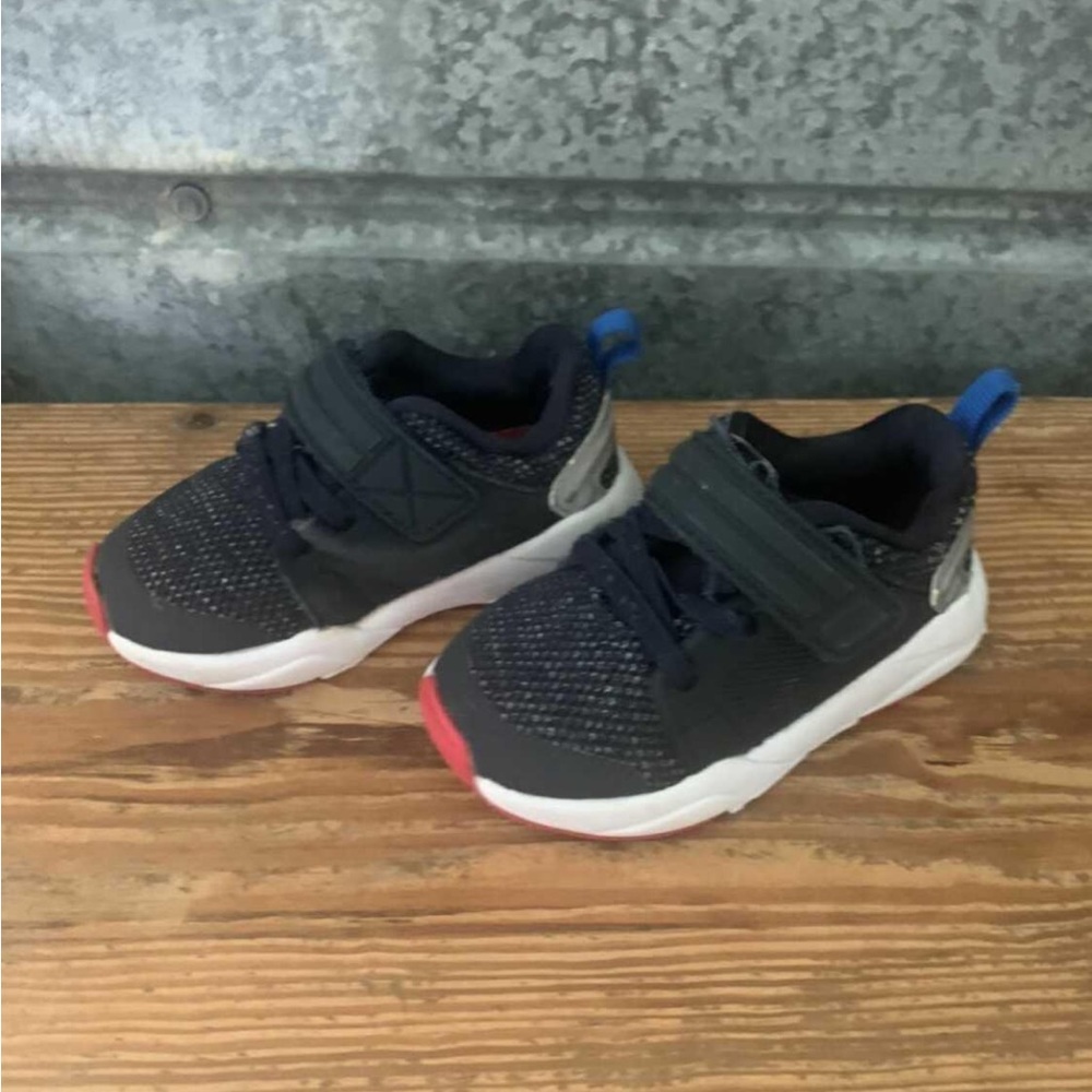 Size 5 Tennis Shoes
